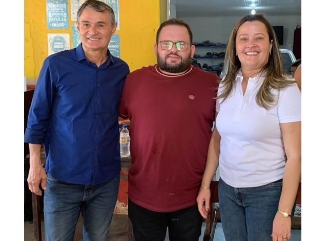 Vice-prefeito Ramon Izidro celebra 64 anos de Cachoeira dos Índios ao lado de Romero Rodrigues e Larúcia Sá com conquista de trator e equipamentos agrícolas ramon2 640x470 - Vice-prefeito Ramon Izidro celebra 64 anos de Cachoeira dos Índios ao lado de Romero Rodrigues e Larúcia Sá com conquista de trator e equipamentos agrícolas