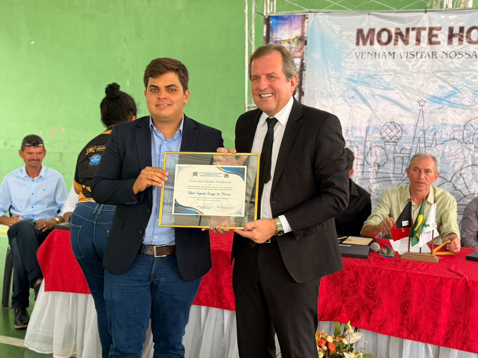 Fábio Tyrone recebe título de Cidadão Horebense e reforça laços políticos com Monte Horebe tyrone03 - Fábio Tyrone recebe título de Cidadão Horebense e reforça laços políticos com Monte Horebe