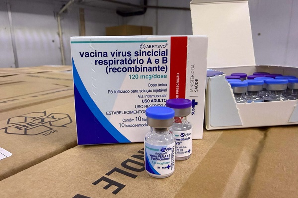 Bernardino Batista recebe vacina contra o vírus sincicial respiratório para gestantes vacina - Bernardino Batista recebe vacina contra o vírus sincicial respiratório para gestantes