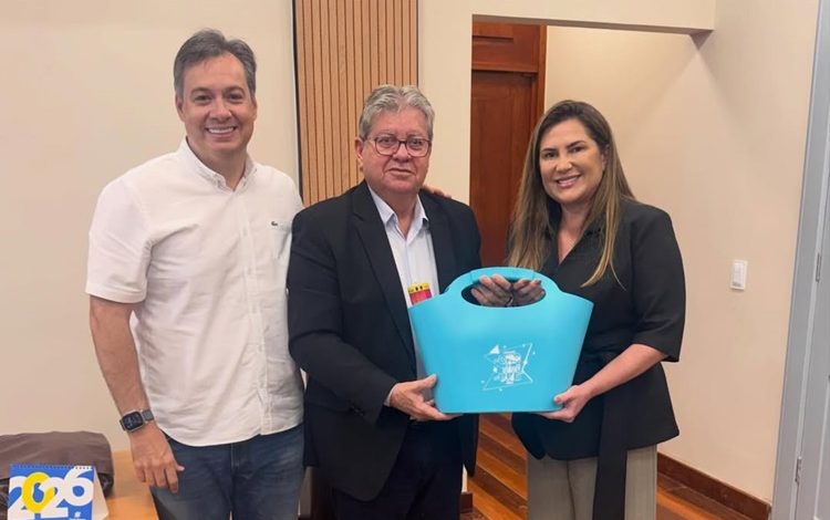 Deputado Júnior Araújo e prefeita Corrinha Delfino convida João Azevêdo para prestigiar o Carnaval de Cajazeiras 2026 JR1 1 750x470 - Deputado Júnior Araújo e prefeita Corrinha Delfino convida João Azevêdo para prestigiar o Carnaval de Cajazeiras 2026