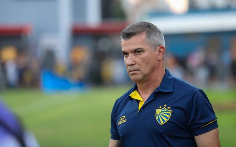 Com experiência no futebol gaúcho, Sousa oficializa Alessandro Telles como novo comandante do Dino SS 750x470 - Com experiência no futebol gaúcho, Sousa oficializa Alessandro Telles como novo comandante do Dino