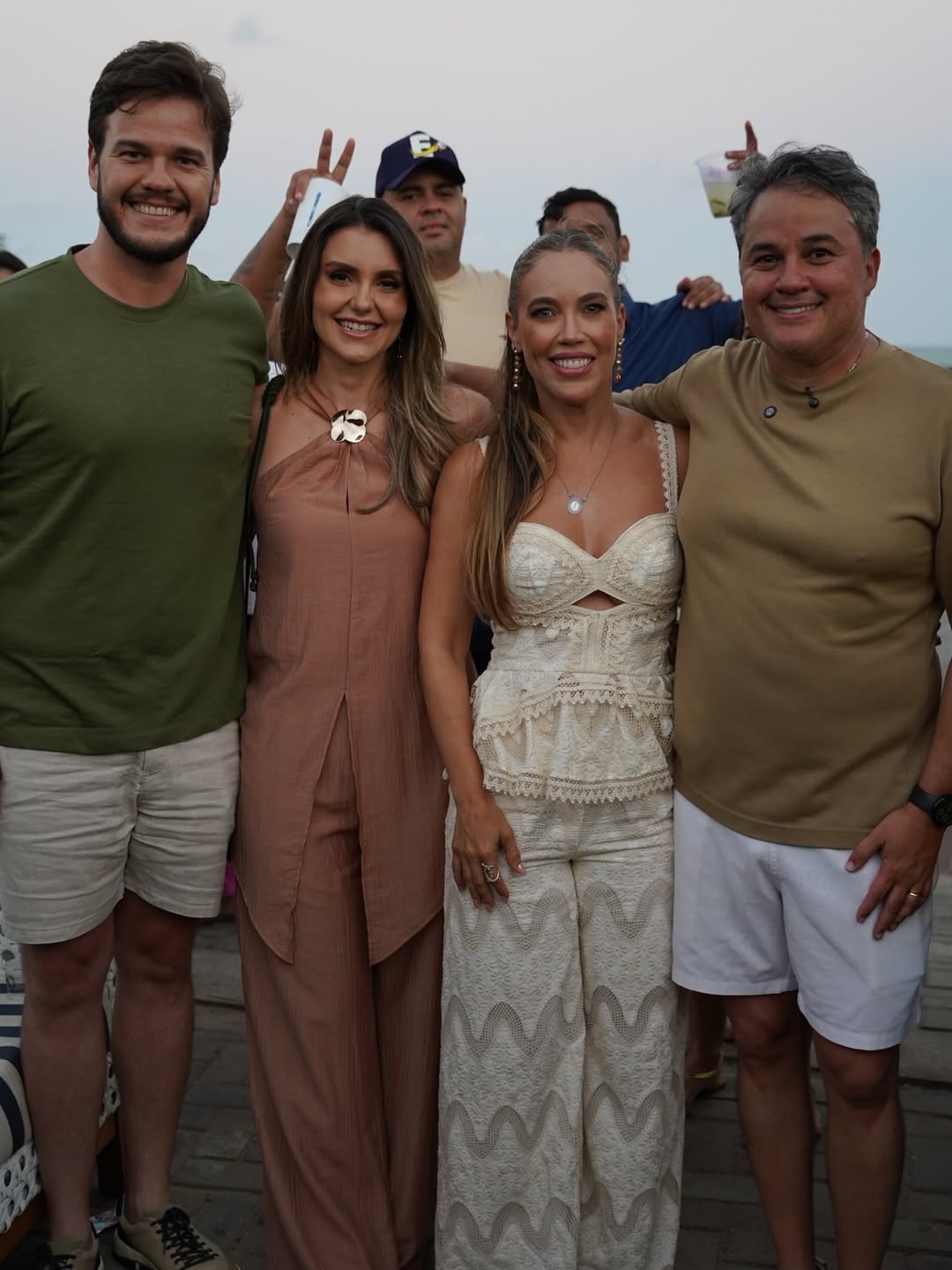 Confraternização liderada por Efraim Filho reúne direita paraibana e projeta alianças para 2026 SaveClip.App 610647153 18548995795023260 583754983761023695 n - Confraternização liderada por Efraim Filho reúne direita paraibana e projeta alianças para 2026