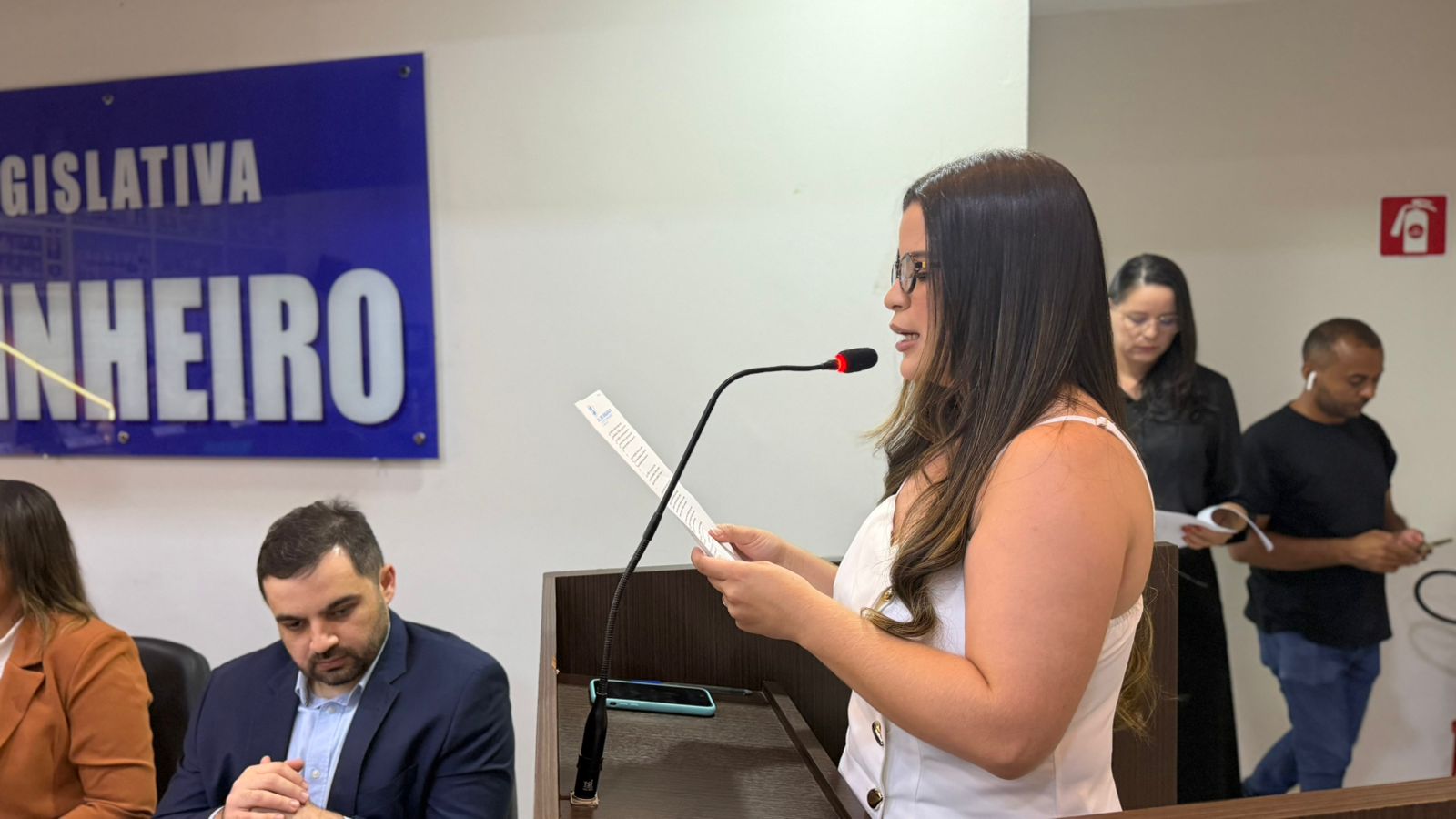 Toinho Magalhães é empossado novo presidente da Câmara Municipal de Uiraúna em sessão solene lotada UNA05 - Toinho Magalhães é empossado novo presidente da Câmara Municipal de Uiraúna em sessão solene lotada