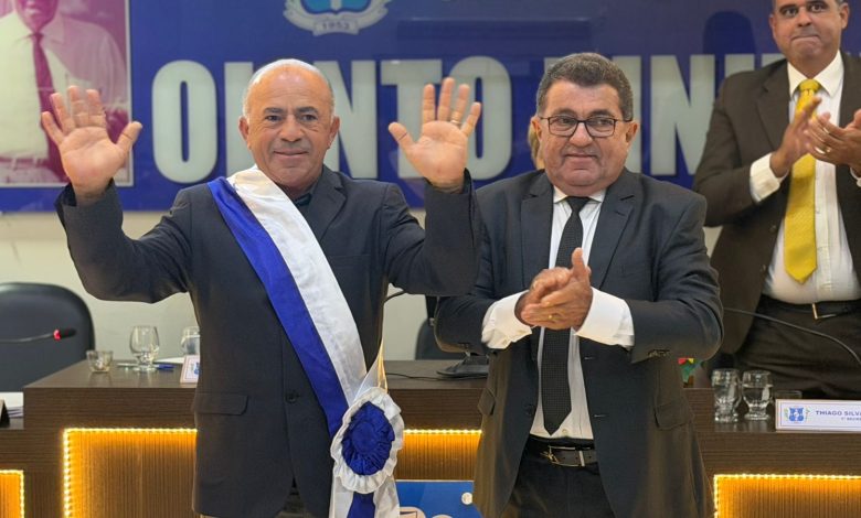 Toinho Magalhães é empossado novo presidente da Câmara Municipal de Uiraúna em sessão solene lotada UNA10 780x470 - Toinho Magalhães é empossado novo presidente da Câmara Municipal de Uiraúna em sessão solene lotada