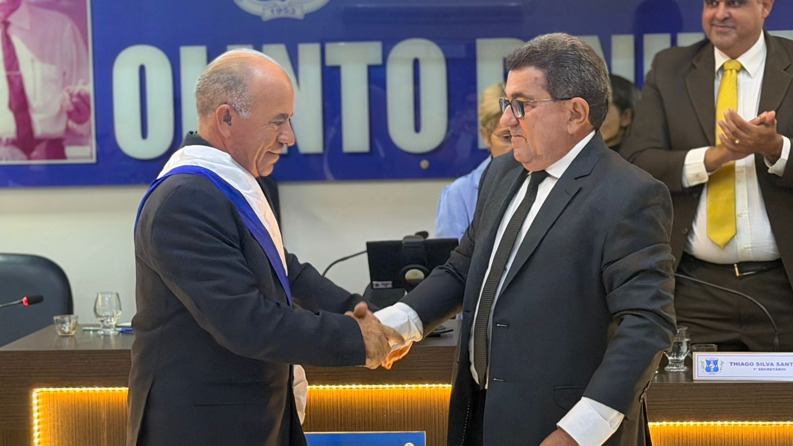 Toinho Magalhães é empossado novo presidente da Câmara Municipal de Uiraúna em sessão solene lotada UNA11 - Toinho Magalhães é empossado novo presidente da Câmara Municipal de Uiraúna em sessão solene lotada