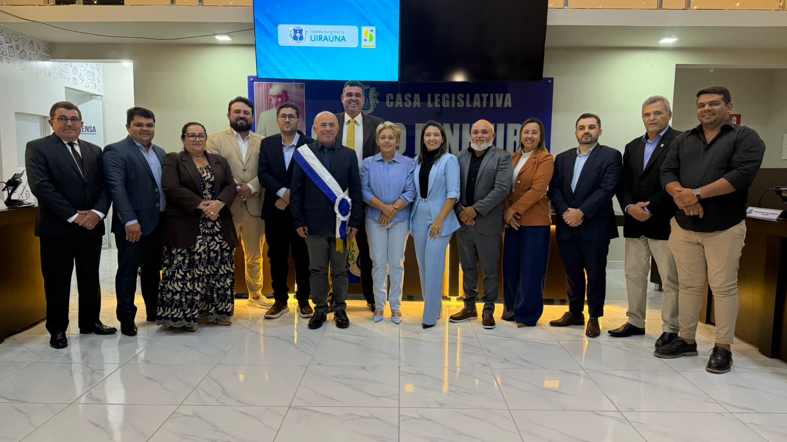 Toinho Magalhães é empossado novo presidente da Câmara Municipal de Uiraúna em sessão solene lotada UNA14 - Toinho Magalhães é empossado novo presidente da Câmara Municipal de Uiraúna em sessão solene lotada