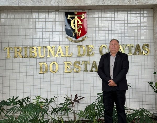 Presidente da Câmara de Bonito de Santa Fé cumpre agenda institucional no TCE-PB em João Pessoa ribeiro 600x470 - Presidente da Câmara de Bonito de Santa Fé cumpre agenda institucional no TCE-PB em João Pessoa