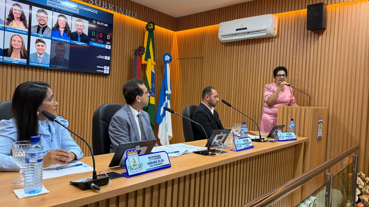 08sd - Câmara Municipal de São Domingos abre trabalhos legislativos de 2026, inaugura plenário reformado e presta homenagem a ex-vereadores