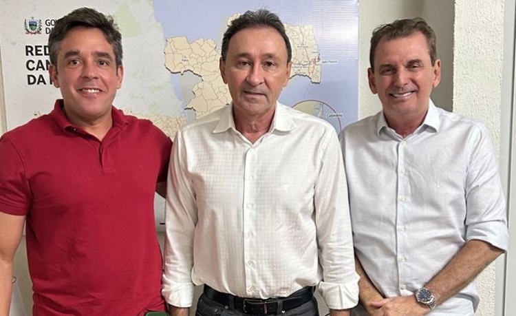 Ao lado do prefeito Neto de Coraci, deputado Chico Mendes articula novos investimentos para São José da Lagoa Tapada em audiência com secretário estadual SJLT CHICO - Ao lado do prefeito Neto de Coraci, deputado Chico Mendes articula novos investimentos para São José da Lagoa Tapada em audiência com secretário estadual