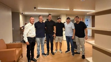 Vereadores de oposição surgem ao lado de Júnior Araújo em agenda de Lucas Ribeiro no Carnaval de Cajazeiras e bastidores apontam possível mudança de grupo cz 390x220 - Vereadores de oposição surgem ao lado de Júnior Araújo em agenda de Lucas Ribeiro no Carnaval de Cajazeiras e bastidores apontam possível mudança de grupo