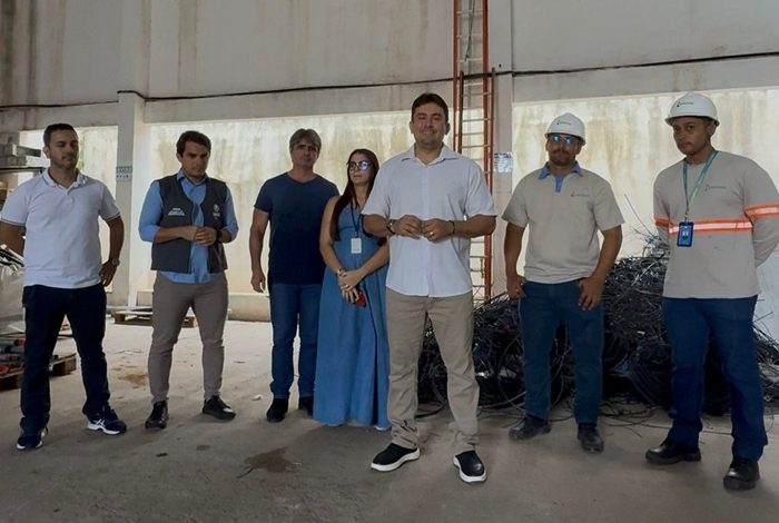 Prefeitura intensifica ação integrada e já retira quase 3 toneladas de fios sem utilidade nos postes da cidade 03pms 700x470 - Prefeitura intensifica ação integrada e já retira quase 3 toneladas de fios sem utilidade nos postes da cidade