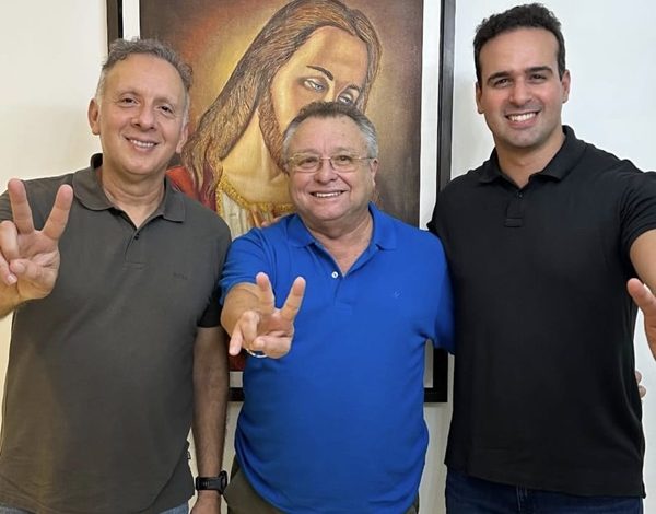 MEMÓRIA CURTA: Airton Pires surpreende ao se aliar ao grupo que prejudicou sua candidatura a deputado em 2022 AIRTON 600x470 - MEMÓRIA CURTA: Airton Pires surpreende ao se aliar ao grupo que prejudicou sua candidatura a deputado em 2022
