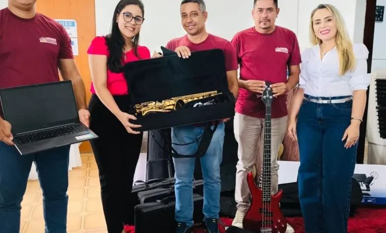Prefeita Milena Nogueira promove encontro com profissionais da assistência social e entrega novos equipamentos em Monte Horebe SaveClip.App 480944785 18060271097504604 5914305698866652168 n 780x470 - Prefeita Milena Nogueira promove encontro com profissionais da assistência social e entrega novos equipamentos em Monte Horebe