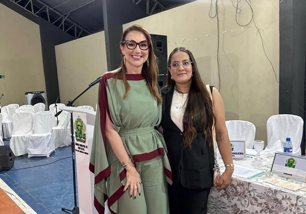 Prefeita Denise Bayma nomeia vereadora Ana Karlla como líder do governo na Câmara de Bom Jesus anakarlla - Prefeita Denise Bayma nomeia vereadora Ana Karlla como líder do governo na Câmara de Bom Jesus