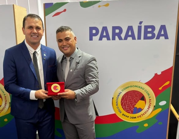 Pela 2ª vez consecutiva: Prefeito de Bernardino Batista e secretário recebem Selo Ouro da educação em Brasília bbaldo - Pela 2ª vez consecutiva: Prefeito de Bernardino Batista e secretário recebem Selo Ouro da educação em Brasília