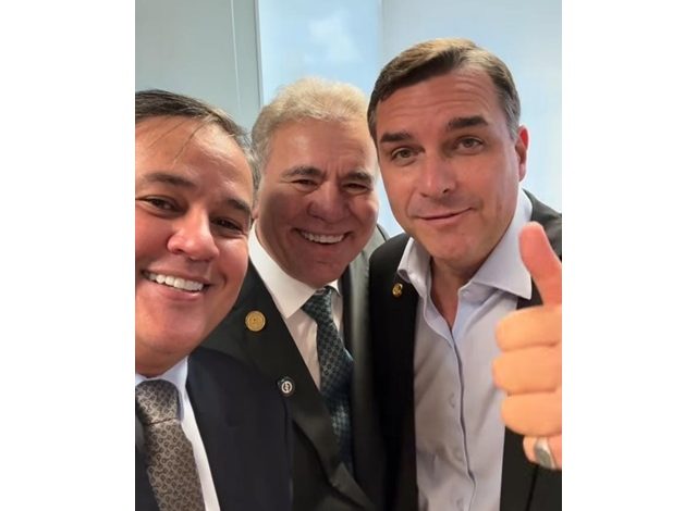 Efraim Filho lança pré-candidatura ao Governo da Paraíba em evento com presença do presidenciável Flávio Bolsonaro efriam 640x470 - Efraim Filho lança pré-candidatura ao Governo da Paraíba em evento com presença do presidenciável Flávio Bolsonaro