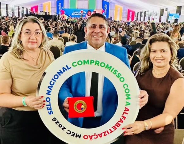 Em Brasília, prefeito João Neto recebe premiação nacional em alfabetização e destaca trabalho coletivo na educação de Aparecida joaoap 600x470 - Em Brasília, prefeito João Neto recebe premiação nacional em alfabetização e destaca trabalho coletivo na educação de Aparecida