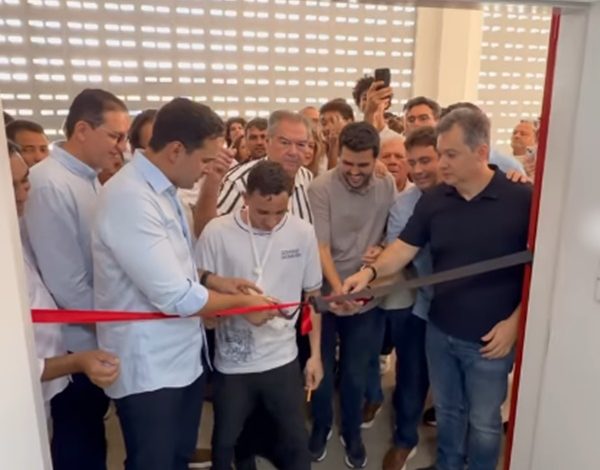 Deputado Júnior Araújo recepciona vice-governador Lucas Ribeiro em agenda voltada à educação em Sousa jr001 600x470 - Deputado Júnior Araújo recepciona vice-governador Lucas Ribeiro em agenda voltada à educação em Sousa