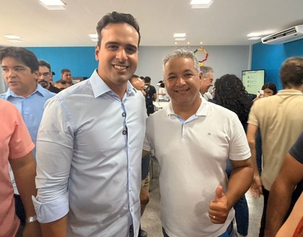 Prefeito Geroncio Junior acompanha Lucas Ribeiro em agenda administrativa e destaca investimentos na educação do Sertão jrsf 600x470 - Prefeito Geroncio Junior acompanha Lucas Ribeiro em agenda administrativa e destaca investimentos na educação do Sertão