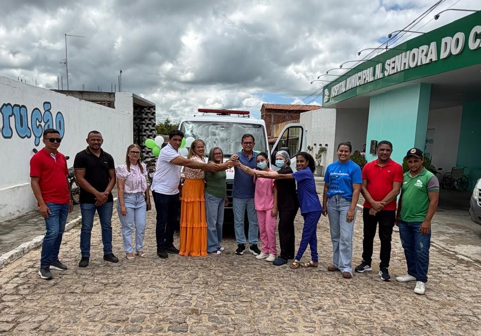 Prefeito Dr. Ronaldo Gonçalves entrega ambulância e retroescavadeira e celebra novos avanços em Lastro lastro003 - Prefeito Dr. Ronaldo Gonçalves entrega ambulância e retroescavadeira e celebra novos avanços em Lastro