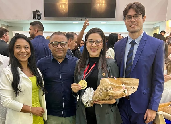 Prefeita de Monte Horebe, Milena Nogueira recebe Medalha Epitácio Pessoa em homenagem às mulheres gestoras da Paraíba milena - Prefeita de Monte Horebe, Milena Nogueira recebe Medalha Epitácio Pessoa em homenagem às mulheres gestoras da Paraíba