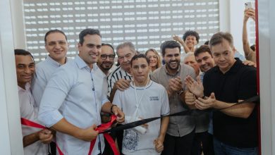 Vice-governador entrega fardamentos, kits escolares e inaugura sala do Amanhã Digital no Alto Sertão ss 390x220 - Vice-governador entrega fardamentos, kits escolares e inaugura sala do Amanhã Digital no Alto Sertão