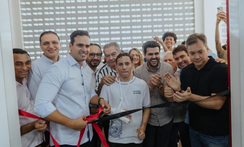 Vice-governador entrega fardamentos, kits escolares e inaugura sala do Amanhã Digital no Alto Sertão ss 780x470 - Vice-governador entrega fardamentos, kits escolares e inaugura sala do Amanhã Digital no Alto Sertão