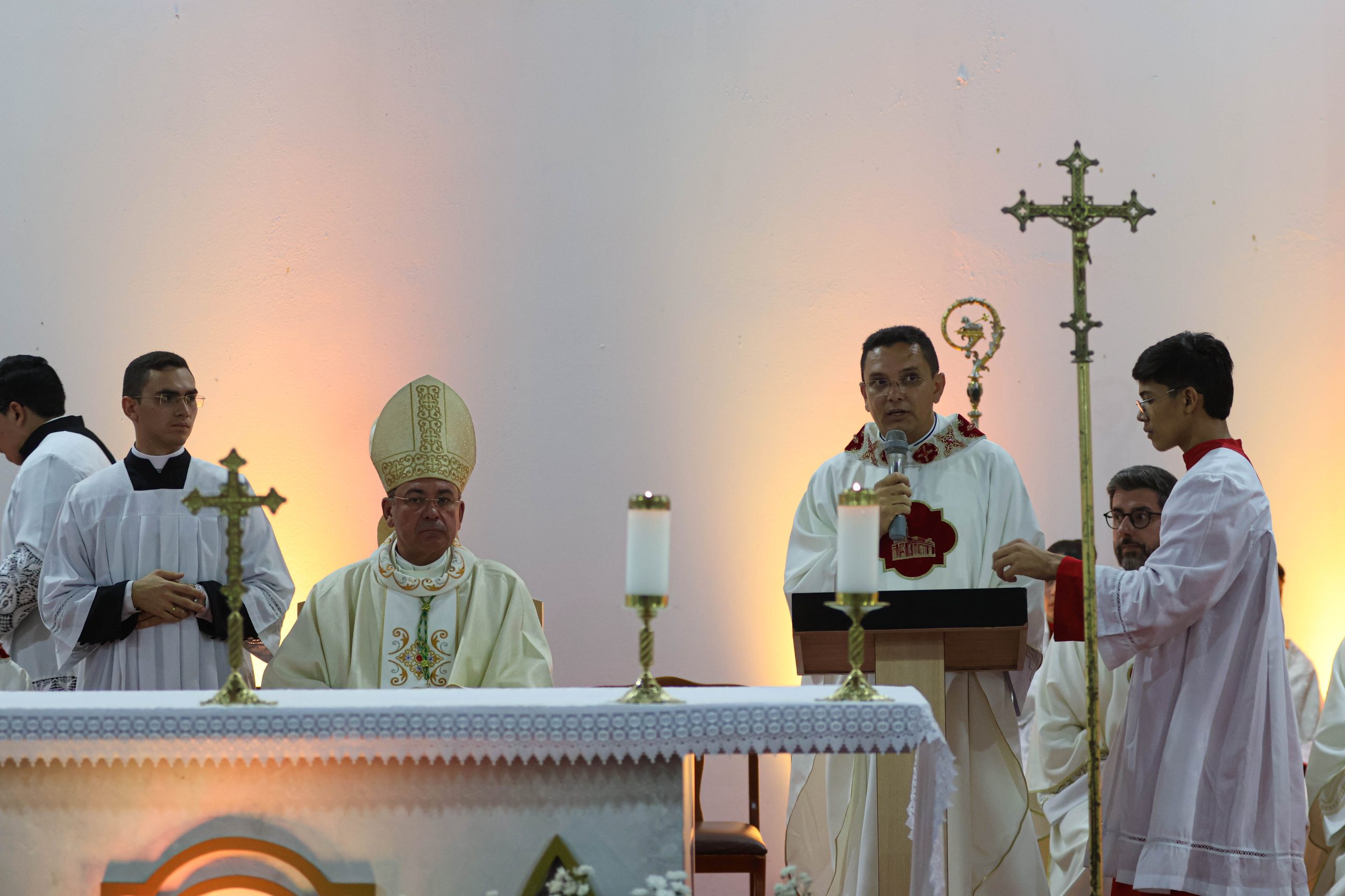 Multidão celebra os 60 anos da Paróquia Sant’Ana e marca a história da Nova Matriz em Sousa IMG 4426 scaled - Multidão celebra os 60 anos da Paróquia Sant’Ana e marca a história da Nova Matriz em Sousa