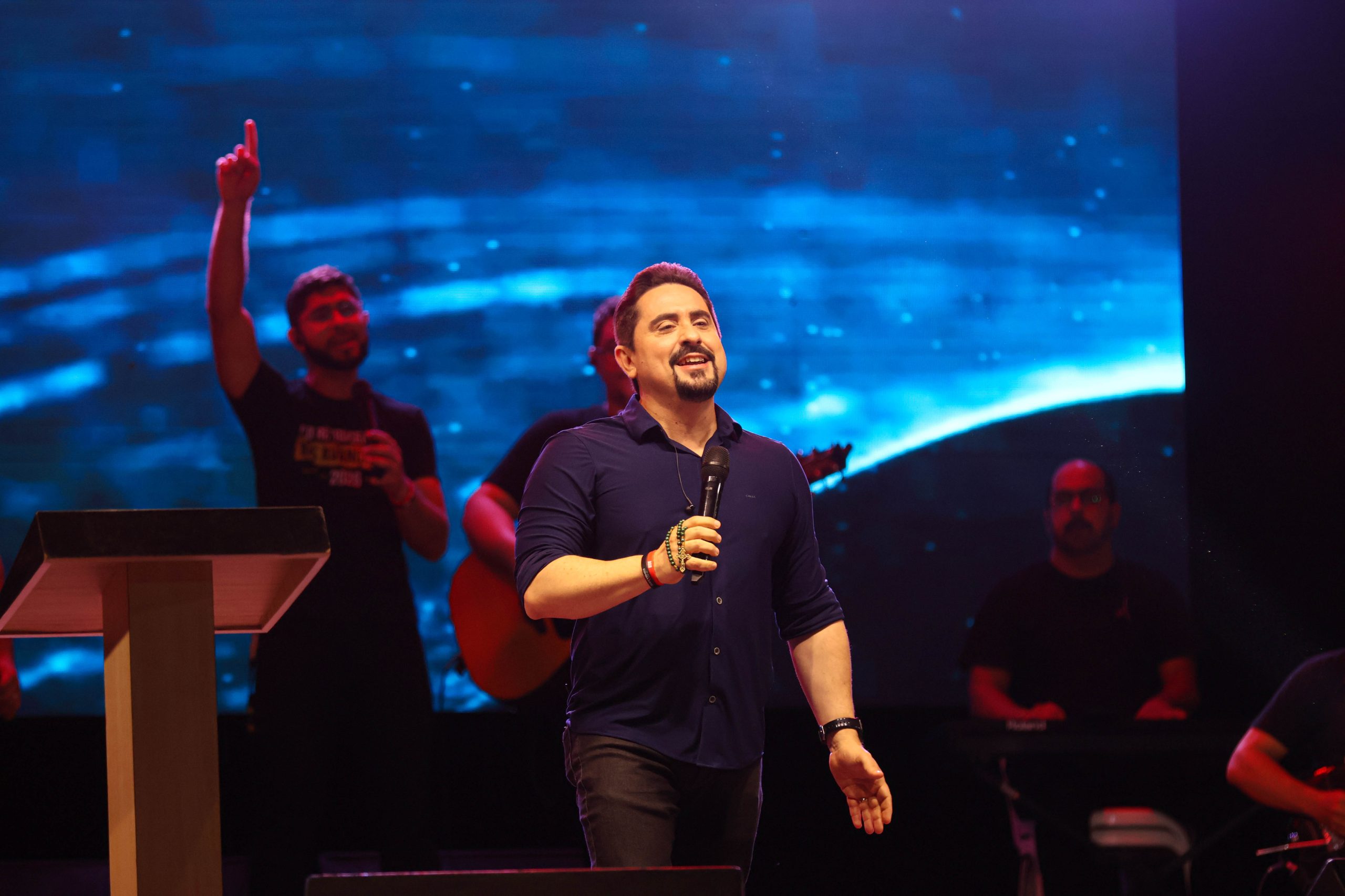 Multidão celebra os 60 anos da Paróquia Sant’Ana e marca a história da Nova Matriz em Sousa IMG 4435 scaled - Multidão celebra os 60 anos da Paróquia Sant’Ana e marca a história da Nova Matriz em Sousa