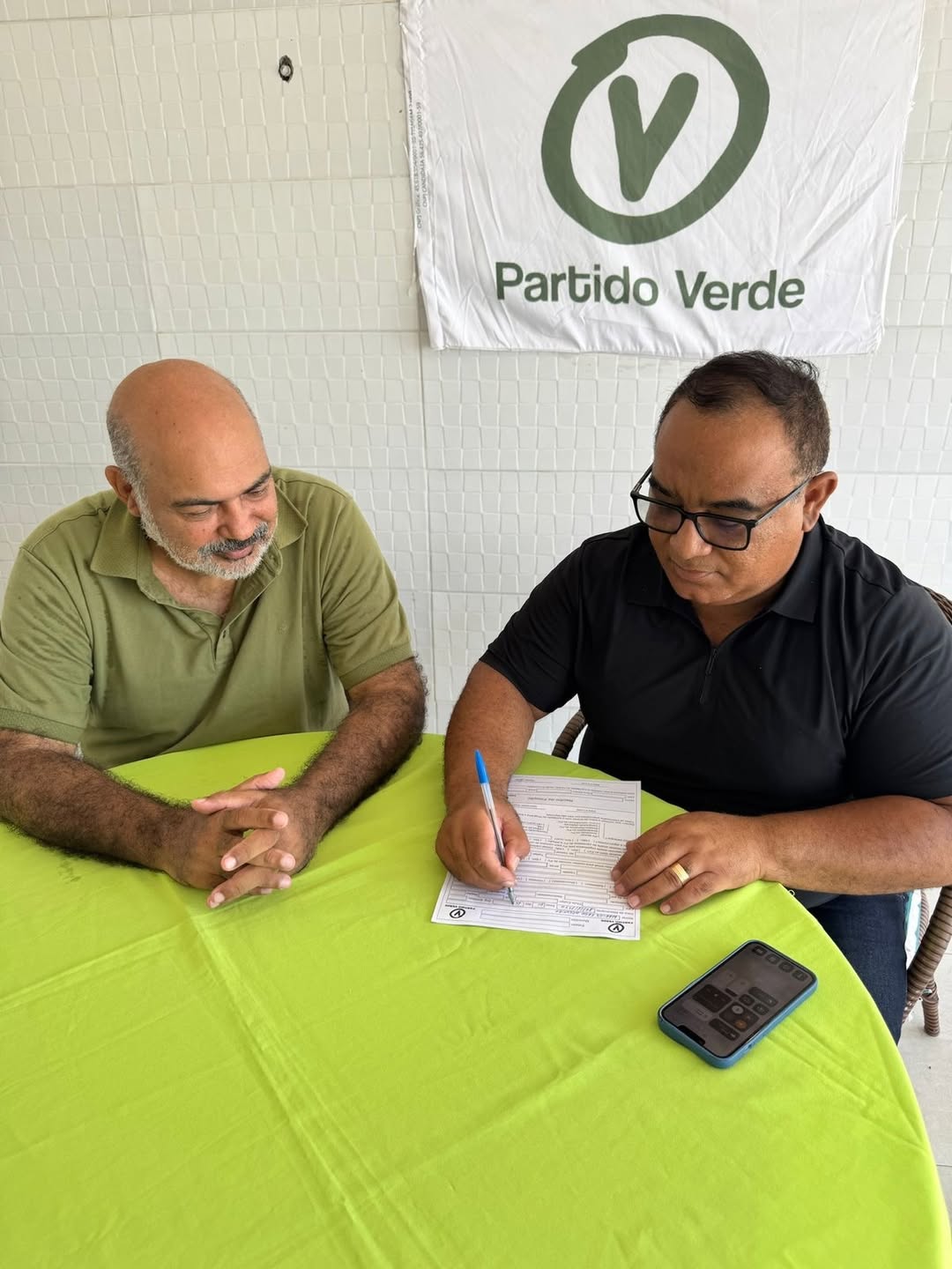 Pré-candidato a deputado estadual, Marcos Eron deixa o MDB após mais de 31 anos e oficializa filiação ao PV de olho em 2026 SaveClip.App 658727154 18162831766425778 6409379117576918079 n - Pré-candidato a deputado estadual, Marcos Eron deixa o MDB após mais de 31 anos e oficializa filiação ao PV de olho em 2026