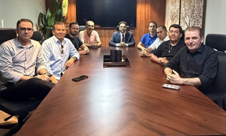 Em João Pessoa, deputado Chico Mendes recebe prefeito de Tenório e lideranças em reunião por ações para o município SaveClip.App 661487173 18578683273015620 5705572794576871151 n 780x470 - Em João Pessoa, deputado Chico Mendes recebe prefeito de Tenório e lideranças em reunião por ações para o município