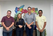 adeilzaeducacao 220x150 - Prefeita Adeilza Soares cobra solução para falta de professores na Escola Estadual ECIT Cícero Severo Lopes, em São Domingos