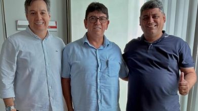 Deputado Júnior Araújo celebra conquistas históricas para Vieirópolis em agenda com prefeito Thially Aristóteles na capital jr 390x220 - Deputado Júnior Araújo celebra conquistas históricas para Vieirópolis em agenda com prefeito Thially Aristóteles na capital