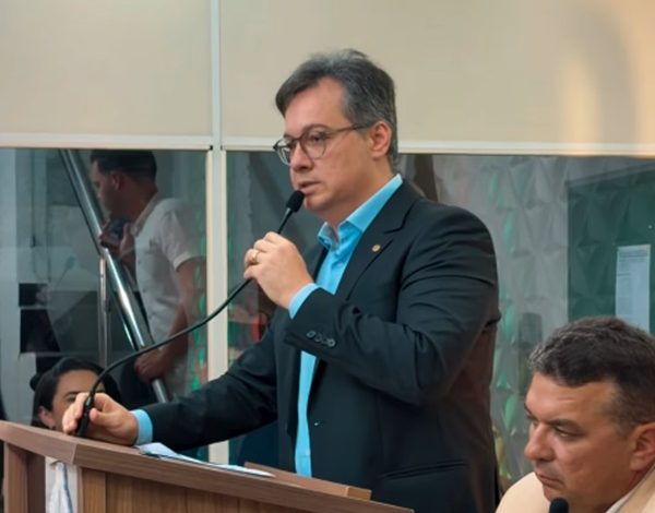 Deputado Júnior Araújo destaca investimentos e compromisso com Coremas durante sessão solene dos 72 anos da cidade jrcoremas 600x470 - Deputado Júnior Araújo destaca investimentos e compromisso com Coremas durante sessão solene dos 72 anos da cidade