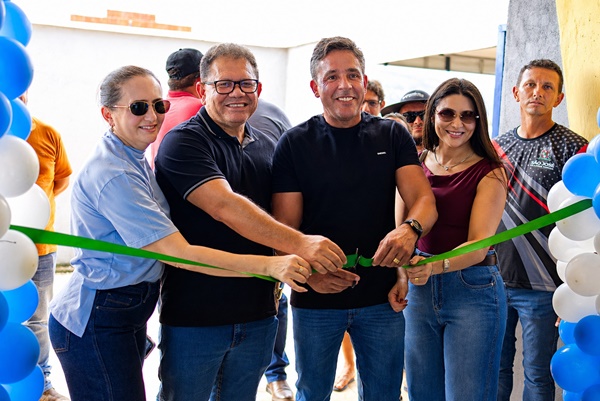 Em São José da Lagoa Tapada: Prefeito Neto de Coraci entrega ginásio poliesportivo e resgata obra parada há 8 anos neto001 - Em São José da Lagoa Tapada: Prefeito Neto de Coraci entrega ginásio poliesportivo e resgata obra parada há 8 anos