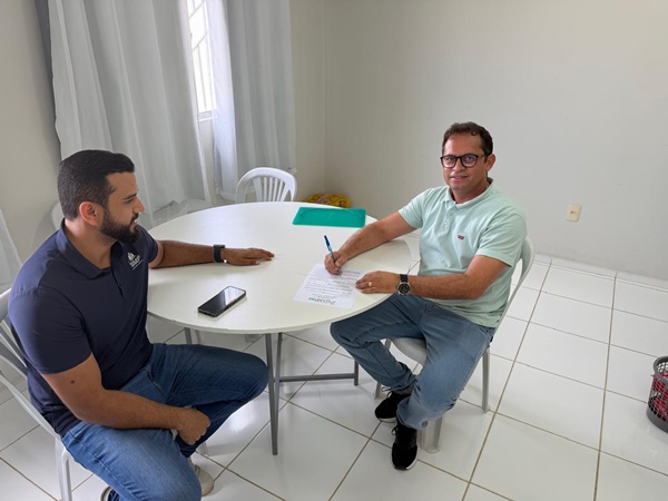 Prefeito Dr. Ronaldo Gonçalves assina ordem de serviço para construção de novo ginásio esportivo em Lastro ronaldo 1 - Prefeito Dr. Ronaldo Gonçalves assina ordem de serviço para construção de novo ginásio esportivo em Lastro