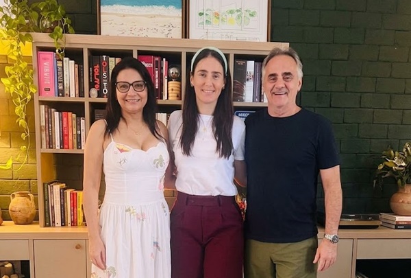 Pré-candidatura de Maísa Cartaxo a deputada federal deixa Bruna Veras em situação política delicada em Sousa BRUNA - Pré-candidatura de Maísa Cartaxo a deputada federal deixa Bruna Veras em situação política delicada em Sousa