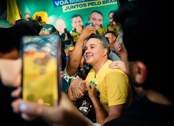 Pré-candidato ao Governo da Paraíba, Efraim Filho cumpre agenda política em Patos neste sábado com evento “VOA + Alto Paraíba” EFRAIM 1 - Pré-candidato ao Governo da Paraíba, Efraim Filho cumpre agenda política em Patos neste sábado com evento “VOA + Alto Paraíba”