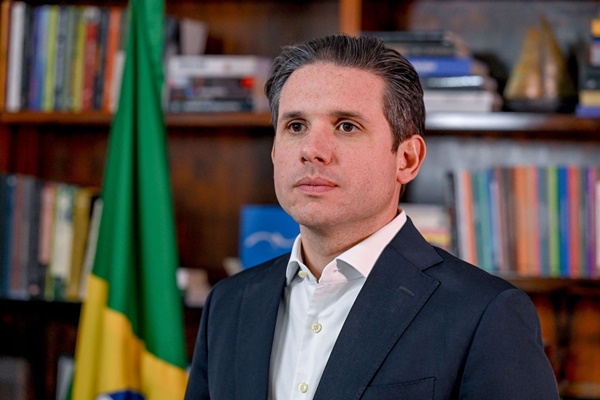 Reunião liderada por Hugo Motta avança acordo para jornada de 40 horas e dois dias de folga sem redução salarial HUGO - Reunião liderada por Hugo Motta avança acordo para jornada de 40 horas e dois dias de folga sem redução salarial