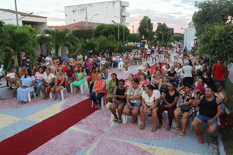 Prefeitura de Monte Horebe promove tarde especial em homenagem ao Dia das Mães com serviços e sorteio de brindes IMG 0112 - Prefeitura de Monte Horebe promove tarde especial em homenagem ao Dia das Mães com serviços e sorteio de brindes