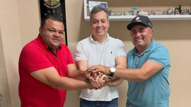 Deputado Júnior Araújo amplia base e recebe apoio de vereador de Nazarezinho JRNAZA 390x220 - Deputado Júnior Araújo amplia base e recebe apoio de vereador de Nazarezinho