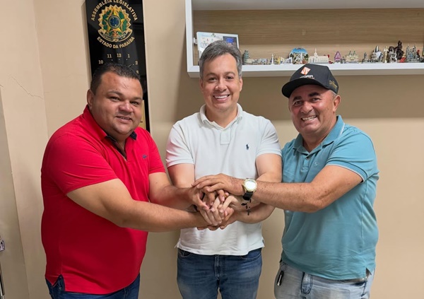 Deputado Júnior Araújo amplia base e recebe apoio de vereador de Nazarezinho JRNAZA - Deputado Júnior Araújo amplia base e recebe apoio de vereador de Nazarezinho