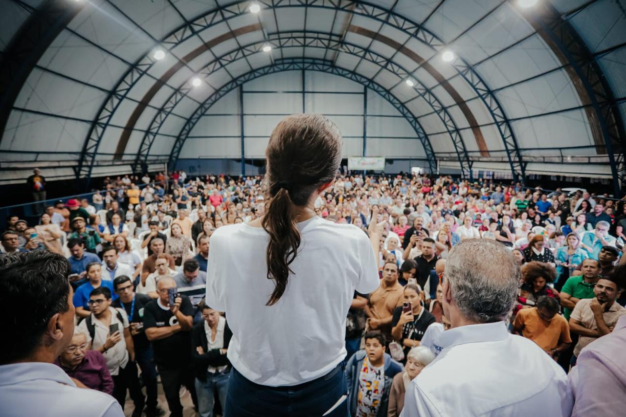 Em Belo Jardim: Ao lado do prefeito Gilvandro Estrela, governadora Raquel Lyra entrega novo Terminal Rodoviário e títulos de propriedade Janaina Pepeu Secom10 - Em Belo Jardim: Ao lado do prefeito Gilvandro Estrela, governadora Raquel Lyra entrega novo Terminal Rodoviário e títulos de propriedade
