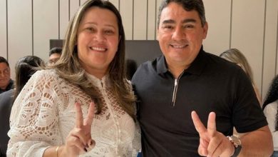 Prefeito Lucas Braga oficializa apoio à pré-candidatura de Larúcia Sá em Marizópolis LUCASELARUCIA 1 390x220 - Prefeito Lucas Braga oficializa apoio à pré-candidatura de Larúcia Sá em Marizópolis