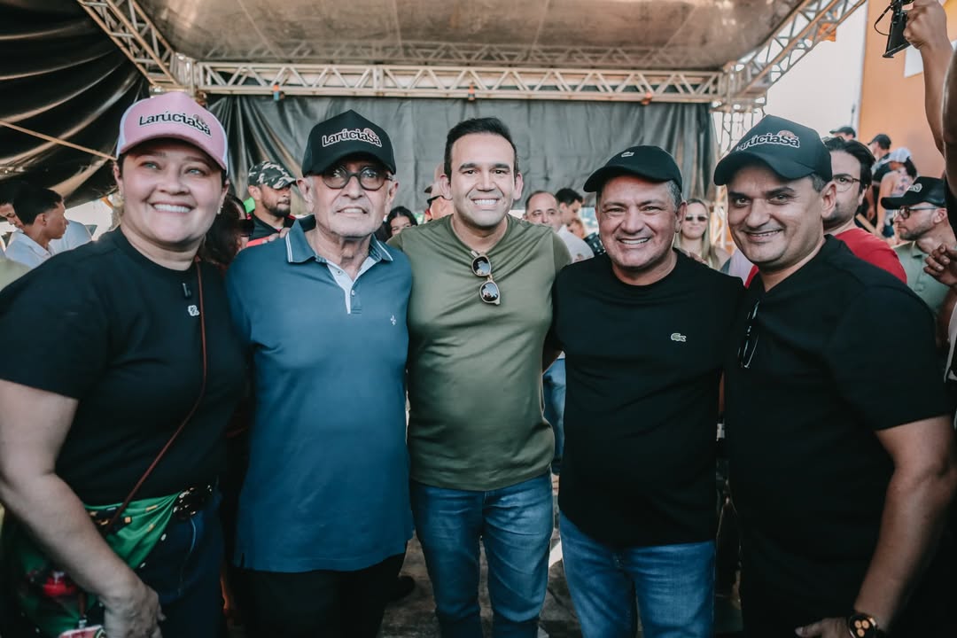 Em São João do Rio do Peixe, Cícero Lucena participa de cavalgada e reforça apoio do prefeito Luiz Claudino SJRP0002 - Em São João do Rio do Peixe, Cícero Lucena participa de cavalgada e reforça apoio do prefeito Luiz Claudino