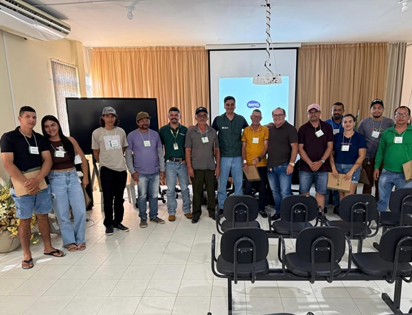 Prefeito Ceninha Lucena prestigia abertura de curso de capacitação para produtores rurais em Bonito de Santa Fé ceninha - Prefeito Ceninha Lucena prestigia abertura de curso de capacitação para produtores rurais em Bonito de Santa Fé