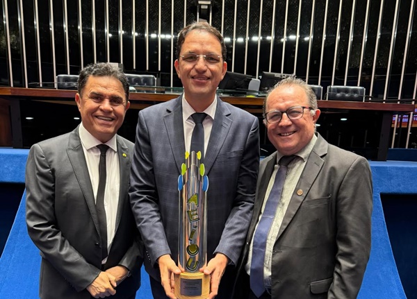 Prefeito de Bonito de Santa Fé, Ceninha Lucena participa de cerimônia no Senado que destaca a alfabetização infantil ceninhabsb - Prefeito de Bonito de Santa Fé, Ceninha Lucena participa de cerimônia no Senado que destaca a alfabetização infantil