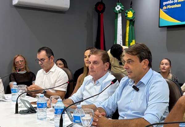 Deputado Chico Mendes prestigia coletiva do prefeito Bal Lins, destaca investimentos e reforça parceria no anúncio da Micaranhas 2026 chico - Deputado Chico Mendes prestigia coletiva do prefeito Bal Lins, destaca investimentos e reforça parceria no anúncio da Micaranhas 2026
