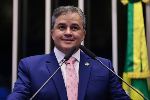 "Ranking dos Políticos divulga o TOP 10 do Congresso Nacional e Efraim é Melhor Senador da Legislatura" efraim02 - "Ranking dos Políticos divulga o TOP 10 do Congresso Nacional e Efraim é Melhor Senador da Legislatura"