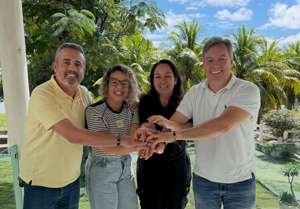 Em Cajazeiras: Vereadora Sara Sheyla rompe com grupo de Zé Aldemir e anuncia aliança com Júnior Araújo jr - Em Cajazeiras: Vereadora Sara Sheyla rompe com grupo de Zé Aldemir e anuncia aliança com Júnior Araújo